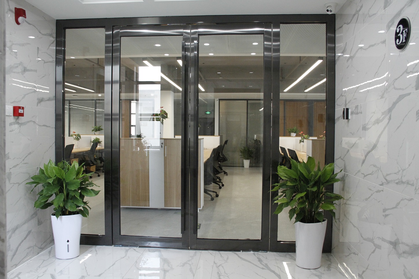 工(gōng)作(zuò)環境